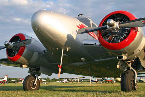 Beechcraft UC-45 (Beech 18), Copyright 2011 WarbirdAlley.com