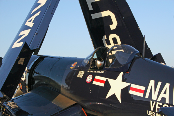 F4U Corsair, Copyright 2011 WarbirdAlley.com