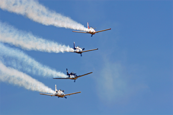 Horsemen T-28 formation, Copyright 2011 WarbirdAlley.com