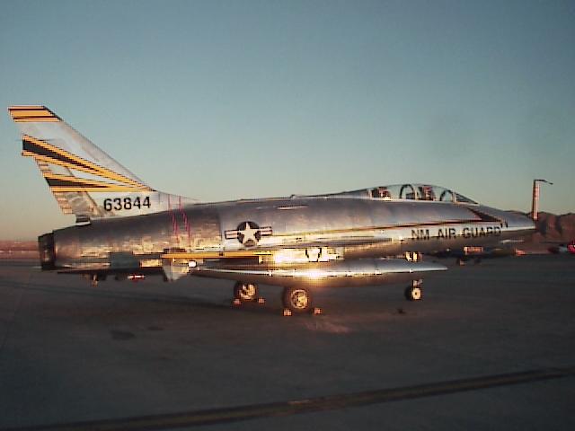 F 100 Super Saber. F-100 Super Sabre